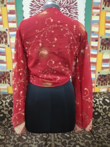 Recién llegado, Top corto de seda pura para mujer, ropa corta de verano con escote en V profundo, manga larga de campana, patrón de lunares, Top informal para mujer - Product Image 2