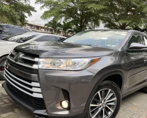 Nuevas llegadas 2019: SUV de alta gama con motor V6 de 3.5L, tracción en las cuatro ruedas, asientos de tres filas, interior espacioso y comodidad premium. - Product Image 1