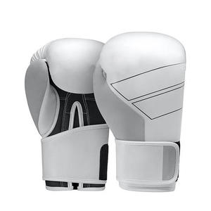 Guantes de boxeo creados para uso general con ajuste ajustable y comodidad duradera y acolchado amortiguador - Product Image 5