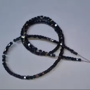 Cuentas cuadradas de moissanita de 3mm de grado AAA, moissanita negra de excelente corte para collar de diamantes personalizado, joyería de piedra con patrón redondo - Product Image 1
