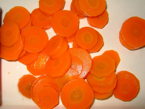 TENDER CANNED SLICED <b>CARROTS</b> / 100% NATURAL / VERSATILE for SNACKS & MEALS / MADE in VIETNAM - Product Image 3