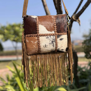 Sac à bandoulière en cuir à franges en fourrure de vache à motif occidental, sac à main en fourrure de vache, sac à bandoulière tendance, sacs bohèmes élégants - Product Image 1