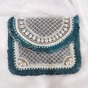 กระเป๋าคลัทช์ปอกระเจาคุณภาพสูงสำหรับงานแต่งงาน งานปาร์ตี้ และงานเฉลิมฉลองอื่นๆ กระเป๋าคลัทช์ปอกระเจา ลายตัวอักษรสวยงาม ดีไซน์หรูหราสำหรับสุภาพสตรี - Product Image 1