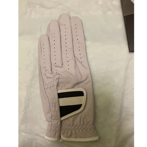 ถุงมือกอล์ฟหนังคุณภาพสูงอุปกรณ์กีฬากลางแจ้งแบบระบายอากาศได้ดีมีด้ามจับกันลื่นและทนทานต่อการสึกหรอสำหรับมือ - Product Image 4