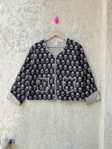 เสื้อแจ็คเก็ตผ้าฝ้ายสำหรับผู้หญิงทำด้วยมือสไตล์โบฮีเมียนแบบมีกระดุมพิมพ์ลายสำหรับสวมใส่ในฤดูหนาวแบบลำลอง - Product Image 3