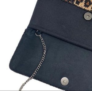 กระเป๋าคลัทช์ประดับลูกปัดด้วยมือสไตล์โบโฮสุดหรูพร้อมสายโซ่ถอดได้และคริสตัลพลอยเทียม - Product Image 3