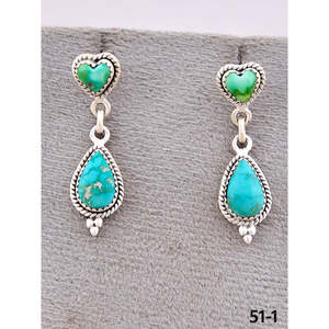 Pendientes Colgantes de Plata de Ley y Turquesa Estilo Suroeste con Forma de Corazón y Engaste de Bisel, Modelo Emerald Valley - Product Image 2