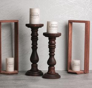 Auténtico candelero de madera hecho a mano con sensación antigua para los amantes del tema vintage y los decoradores tradicionales - Product Image 5