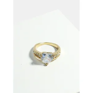 Anello Trendy A3shop a Forma di Cuore Placcato Oro in Acciaio Inossidabile e Lega con Gemma, Rame Placcato Oro 18K con Intarsio - Product Image 1