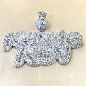 จี้และเครื่องประดับฮิปฮอปแบบไอซ์เอาท์ สีโรสโกลด์ ประดับเพชรโมอิสซาไนต์ทรงบาแก็ตต์คุณภาพ VVS  จี้สลักชื่อตามสั่ง สำหรับงานปาร์ตี้ - Product Image 2