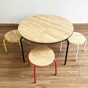 Ensemble table et 4 chaises de maternelle au design moderne KGD023 avec plateau en bois et pieds en fer multicolores, mobilier scolaire - Product Image 5