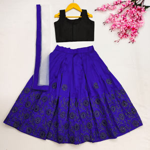 Conjunto de Lehenga Choli Azul Rey con Bordado Étnico de Shoryam Fashion para Niñas, Blusa Negra, Traje Tradicional Indio para Fiestas - Product Image 2