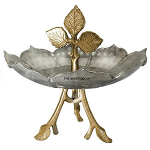 Elegante Tazón Decorativo de Latón y Cristal con Acabado Dorado Pulido Brillante, Hecho a Mano - Product Image 5