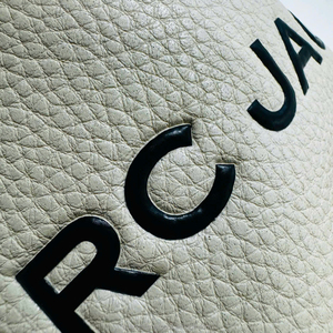 สติกเกอร์ซิลิโคนโลโก้แบบยกได้3D ตามต้องการแผ่นปะไวนิลและไวนิลสำหรับติดแบรนด์เครื่องแต่งกายรองเท้าและสินค้าโลหะ - Product Image 1