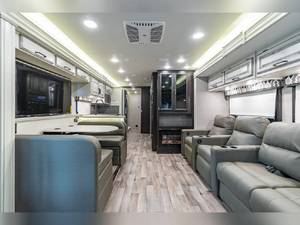 รถบ้านราคาประหยัดสำหรับครอบครัว ปี 2023 รุ่น ENTEGRA VISION XL 36C พวงมาลัยซ้าย 6 ที่นั่ง - Product Image 5