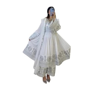 ชุดเดรสอัฟกันทรงเอไลน์ยาวกรอมพื้น งานปักมือสไตล์ชนเผ่าบาลูชี ลายปักวินเทจ แต่งระบายและแอพพลิเคชั่น  ไซส์พลัส ทำมือ - Product Image 1