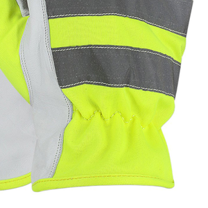 Gants de travail tendance de qualité supérieure en orange avec des détails blancs et noirs, fabriqués par KARIMAN MANUFACTURING - Product Image 3