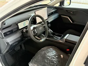 รถยนต์โตโยต้า รีไวฟ์ เอสยูวี ปี 2025 เครื่องยนต์เบนซิน เกียร์อัตโนมัติ เทอร์โบ เบาะหนัง หลังคาพาโนรามิก ไฟหน้า LED ยาง R18 5 ที่นั่ง - Product Image 3