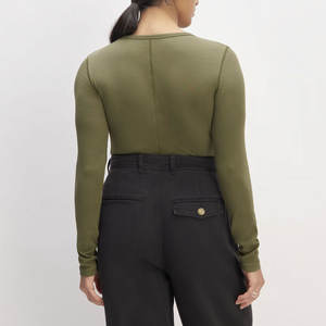 Vêtements décontractés couleur unie respirant léger course femmes chemises haute qualité logo personnalisé imprimé femmes chemises OEM - Product Image 2