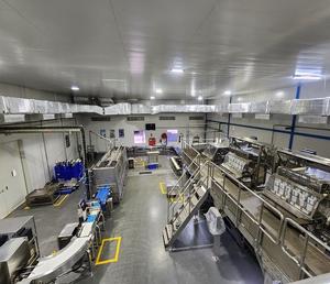 Empaquetadora de bandejas de alimentos de grado comercial con unidades de llenado múltiple de precisión Equipo de sellado para soluciones de comidas preempaquetadas - Product Image 4