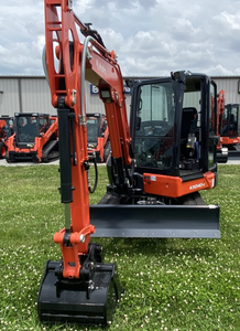 Excavatrice KUBOTA KXO40-5 d'occasion fiable avec cabine de conception avancée et panneau de commande facile à utiliser - Product Image 4