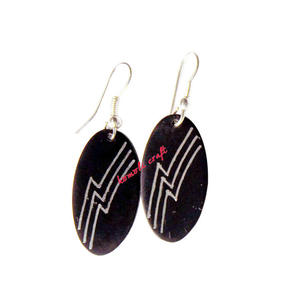 Boucles d'oreilles en argent faites à la main avec reproduction antique avec gravure complexe Bijoux de style ethnique uniques pour femmes - Product Image 2