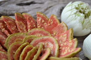 Calidad superior 100% Fruta seca natural Guayaba suave seca para bocadillos saludables Hecho en Vietnam - Product Image 2