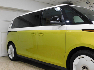 VOLKSWAGEN ID BUZZ 2025 PRIMERA EDICIÓN AWD, USADO, DE PRIMERA MANO - Product Image 2