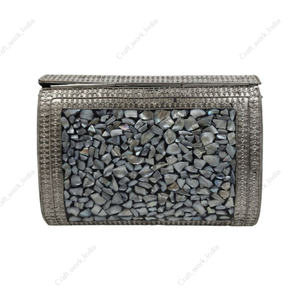 Sac à main en métal mosaïque de nacre artisanal pour femmes Soirée de gala Mariage Sac à main de luxe de créateur Style statement Arts - Product Image 4