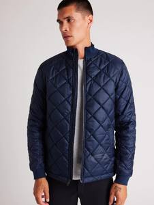 La mejor chaqueta de chaleco acolchado de algodón pesado para hombres para el invierno Ropa exterior transpirable con diseño sin mangas Cómodo y cálido - Product Image 2