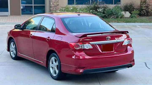 Toyota Corolla S 2024 à vendre - Volant à gauche, sièges en cuir, caméra de recul, écran tactile, phares au xénon - Product Image 2