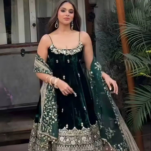 Dupatta TOP KALI CUT PENT, Seda Vichitra Pesada con Bordado de Hilo, Diseño Floral Vintage, Traje Natural de Otoño - Product Image 1