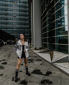 แจ็กเก็ตยีนส์แขนยาวสีขาวปักด้วยมือสำหรับใส่ในงานแต่งงานงานปาร์ตี้มีลวดลายผ้าทอสำหรับคลับสินค้ามาใหม่ - Product Image 2