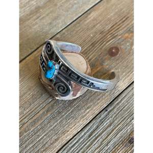 Merle House Kingman Turquoise & Sterling <b>Silver</b> <b>Cuff</b> <b>Bracelet</b> Fashionable Kingman Turquoise & Sterling <b>Silver</b> for Women - Product Image 4