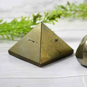 Pyramide en cristal de pyrite naturelle fabriquée à la main en gros amour style énergie équilibrage chakra méditation pierre précieuse polie décor à la maison - Product Image 4