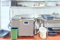 2025 Machine à déchets de cuisine à haut rendement pour cantine scolaire 600 litres par heure équipement de traitement des déchets alimentaires pompe à engrenages à moteur