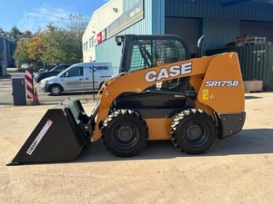 Chargeuse compacte sur chenilles CASE SR175B Diesel d'occasion avec godet frontal - Product Image 2
