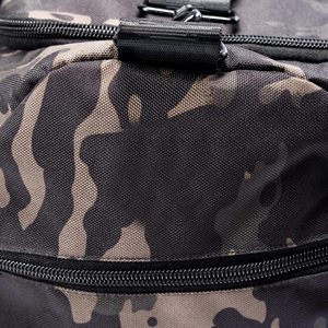 Bolsa deportiva unisex con logotipo personalizado impreso, bolsa de gimnasio impermeable de poliéster para uso informal al aire libre y otros deportes - Product Image 3