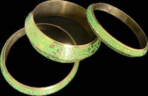 Brazalete de latón vintage con incrustaciones de malaquita verde - Product Image 3