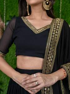 Presentación de la nueva ropa de fiesta tradicional bordada semi-cosida de secado rápido Lehenga Choli Dupatta Set - Product Image 6