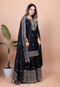 Traje Chinon Sharara bordado de nuevo diseñador con trabajo bordado de secuencia Stich completo con trabajo de bordado pesado elástico - Product Image 2