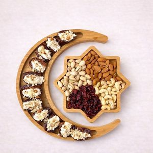 Bandeja de Servicio de Madera de Lujo con Forma de Luna Creciente, Diseño de Estrella con Caligrafía Árabe Ramadán Mubarak, Decoración de Mesa Duradera y Ecológica - Product Image 2