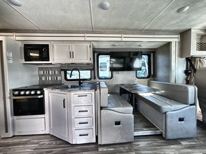 รถบ้านมือสองสภาพดี ปี 2021 รุ่น Thor Ace 32.3 Class A เครื่องยนต์แก๊ส - Product Image 5