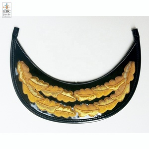 Gorra de Visera con Diseño de Hoja de Roble Bordada en Oro OEM - Blanco y Negro, Uso en Exteriores, Cuatro Estaciones, Unisex - Product Image 5