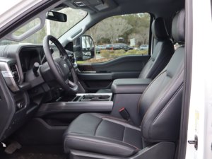 Ford Super Duty F-350 SRW LARIAT 2025 d'occasion en excellent état - Product Image 4