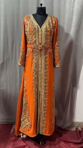 Robe musulmane Badron Asmi Royal, écologique, brodée à la main, en tissu crêpe, style de fête, cape respirante, fabriquée à la main en Inde - Product Image 2