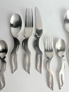 Ensemble de couverts élégant en argent antique, adapté à la décoration de table de cuisine, à la décoration de la maison, aux repas et aux réceptions, en provenance d'Inde - Product Image 2