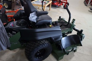 เครื่องตัดหญ้าแบบนั่งขับ Bad Boy ZT 6000 สำหรับจัดสวน - Product Image 4