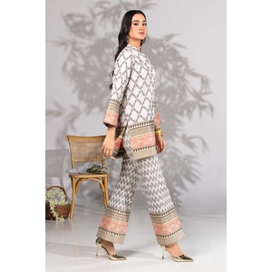 Conjunto de Ropa Jacquard Teñido KST-43301, Conjunto Elegante de Top y Pantalón - Product Image 6