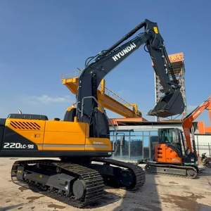Excavatrice Hyundai 220CL-9S d'occasion de haute qualité, pelle sur chenilles fiable pour les projets de construction, d'exploitation minière et d'infrastructure, en vente - Product Image 2